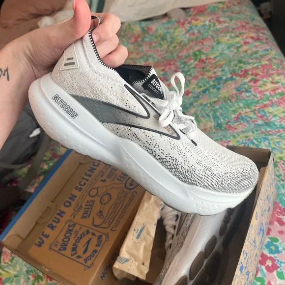 Brooks Running Shoes - Picture 3 of 7